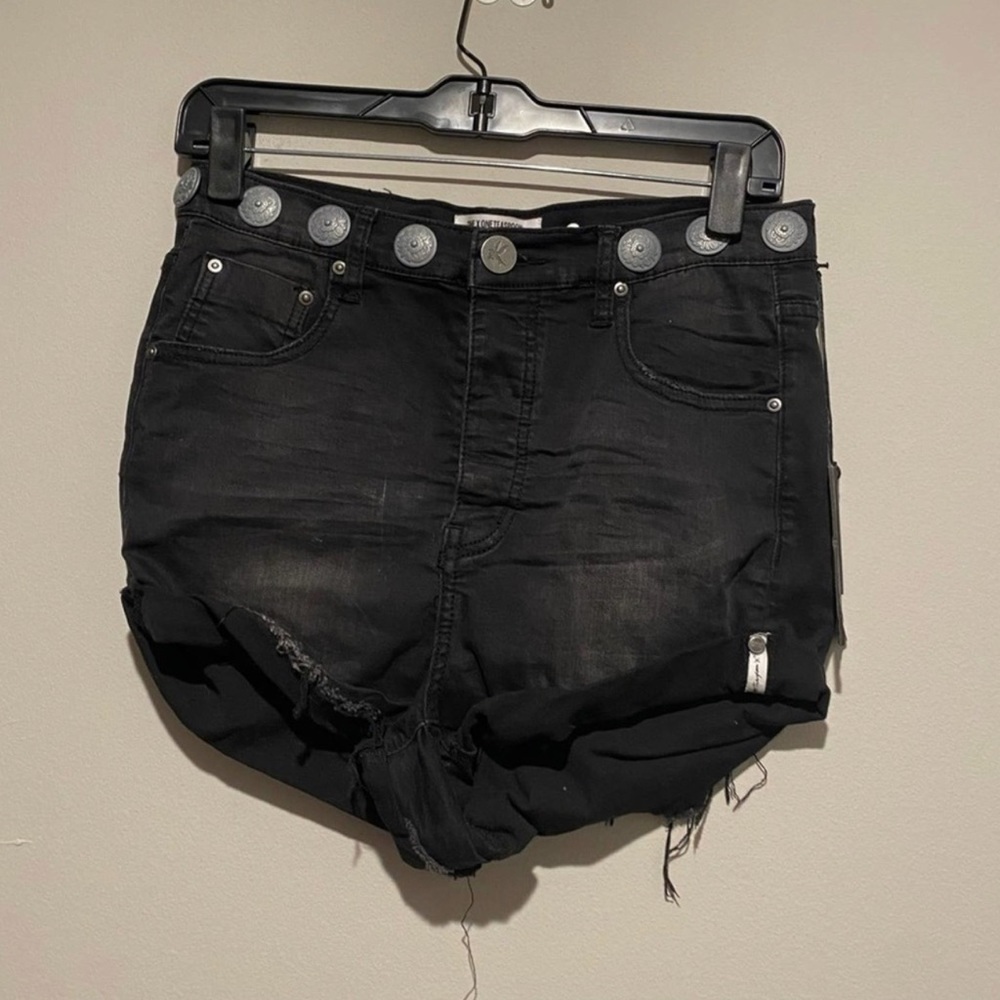 One teaspoon black short - Picture 2 of 4